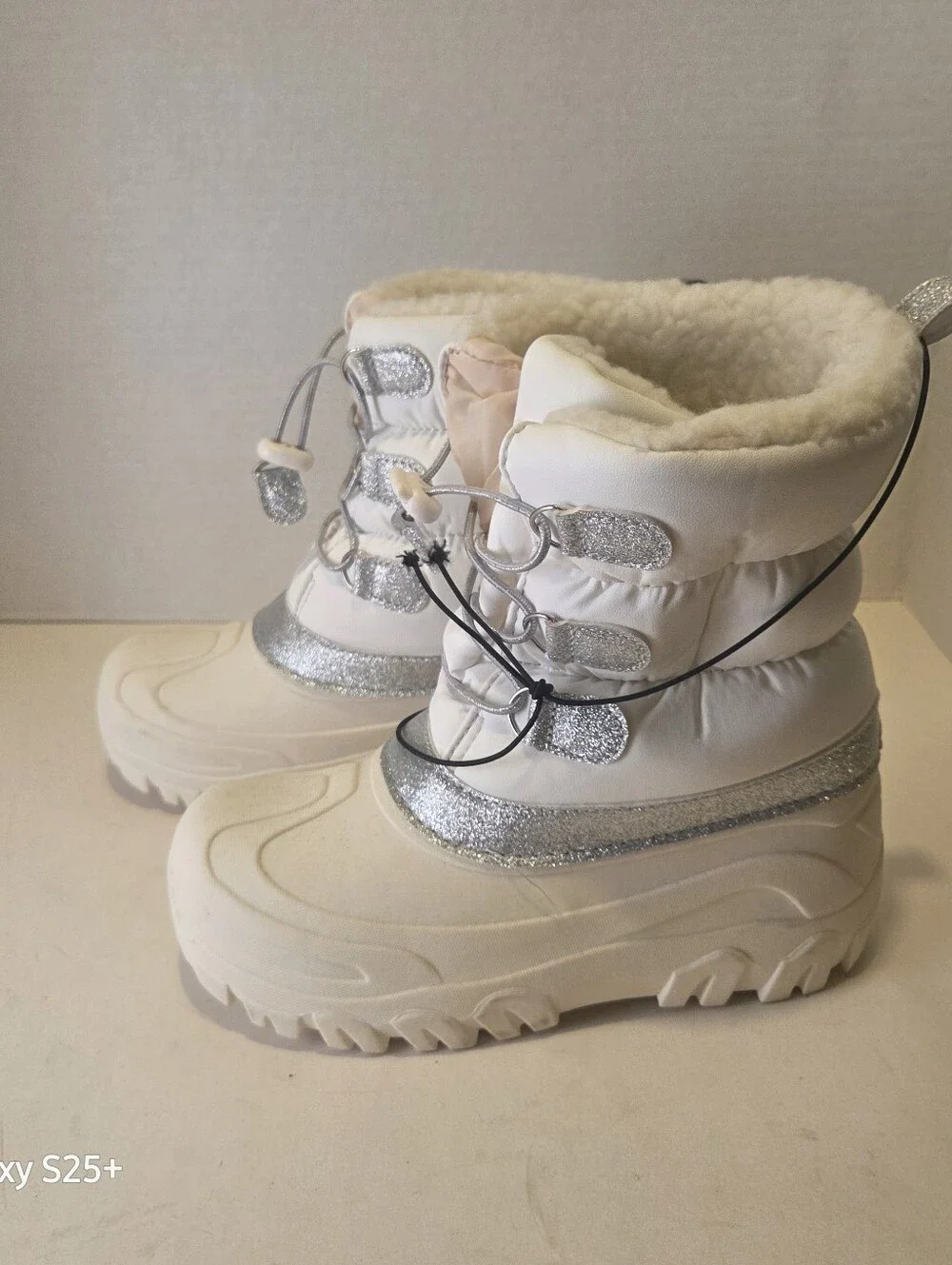 Girls White And Silver Sparkle Snow Boots Size 4 Members Mark NEW WITH TAGS